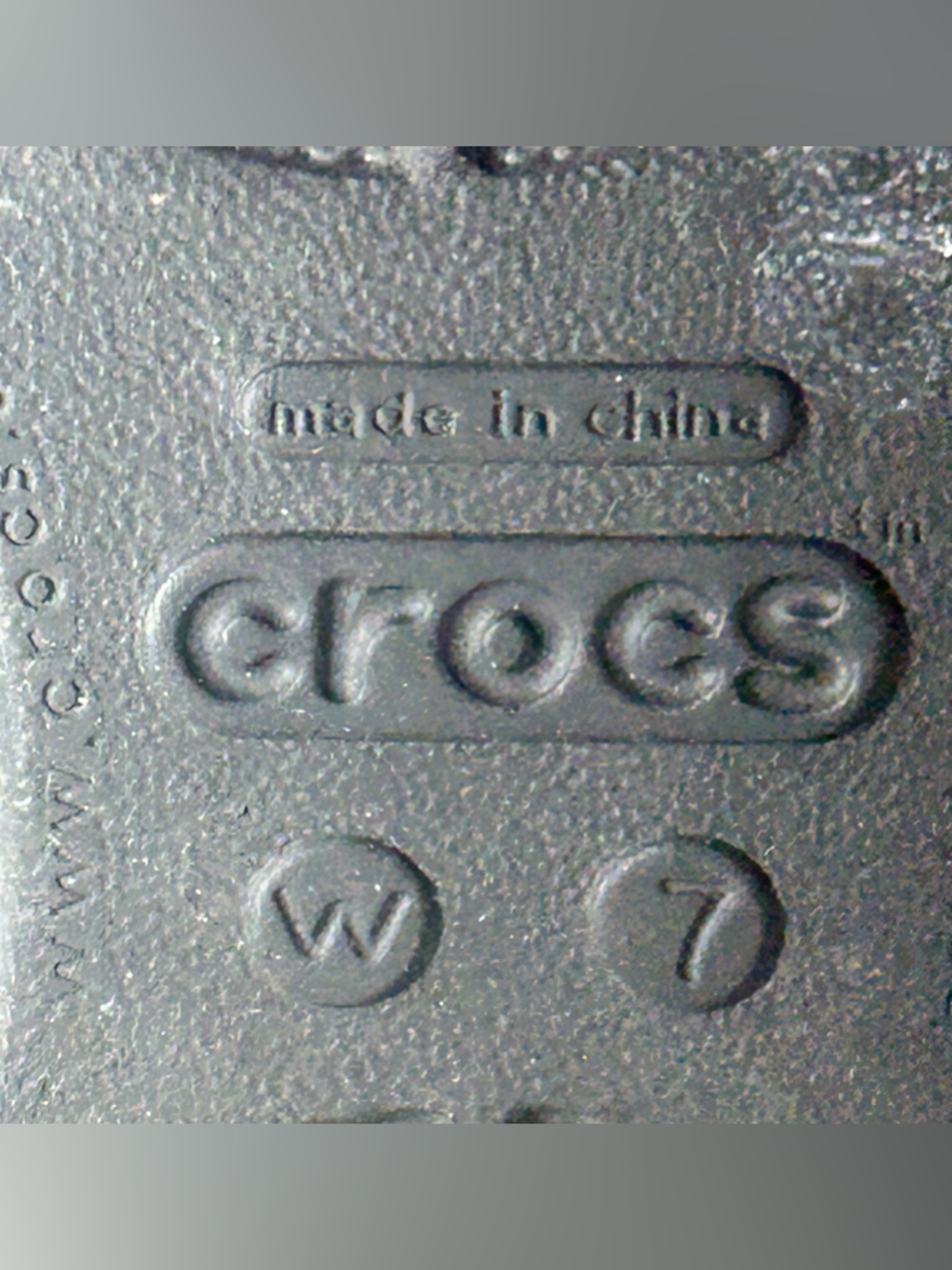 CROCS Black Textured Footbed Strap Women’s Sandals Size 7 - Picture 2 of 6